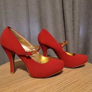 Qupid cherry red nubuck size 7 heels with gold accent strap